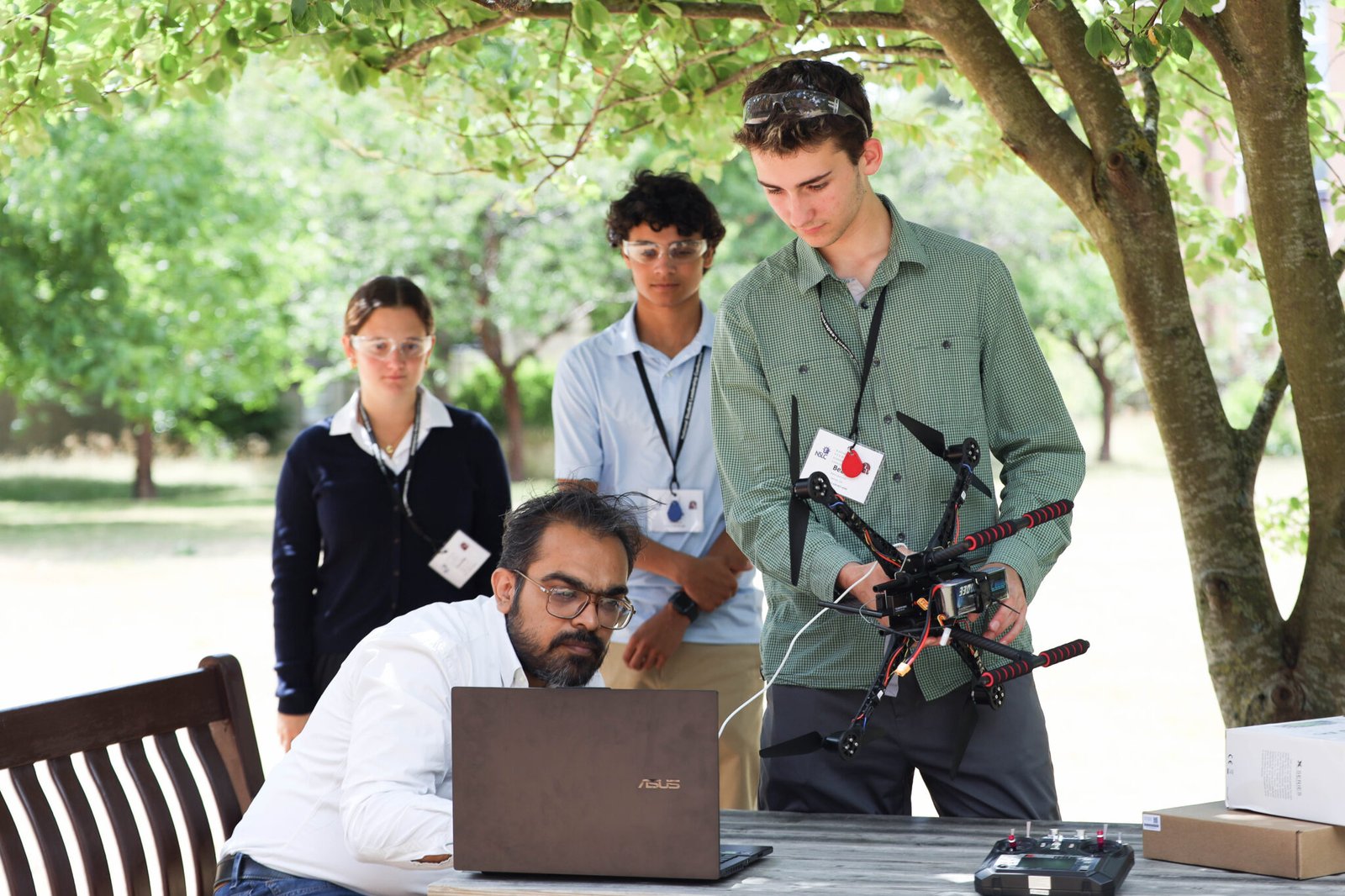 Students testing drones at Oxford Engineering Summer School